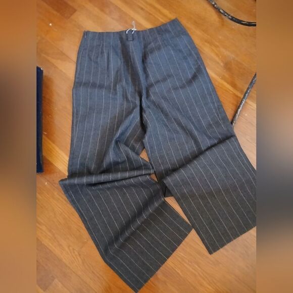 Joan & David Gray Wide Leg Trousers with Pinstripe Design Size 6 - Picture 6 of 8